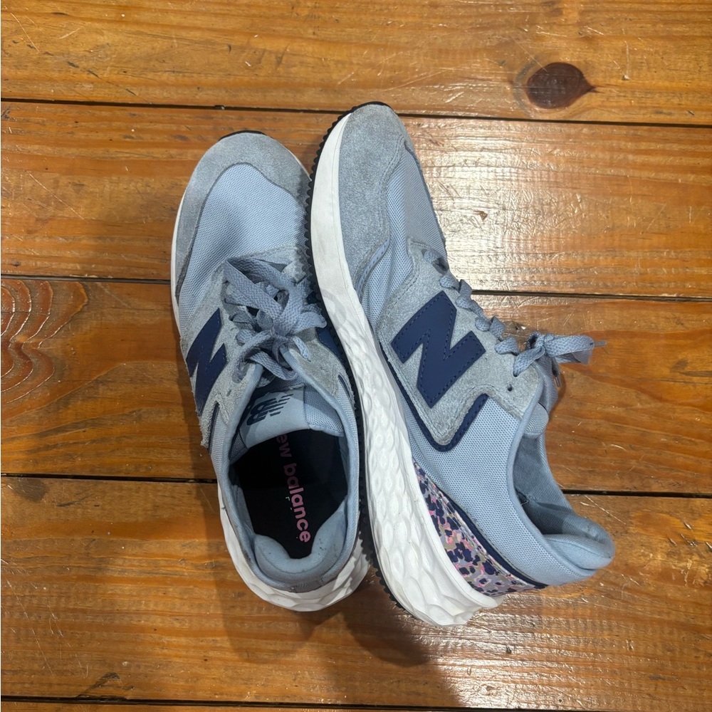 (524) NEW BALANCE SHOES